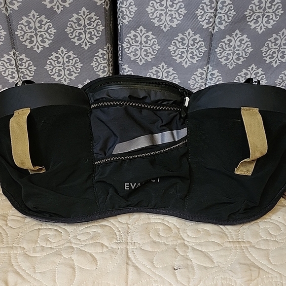 Evadict Black and Tan Running Belt - Picture 7 of 14